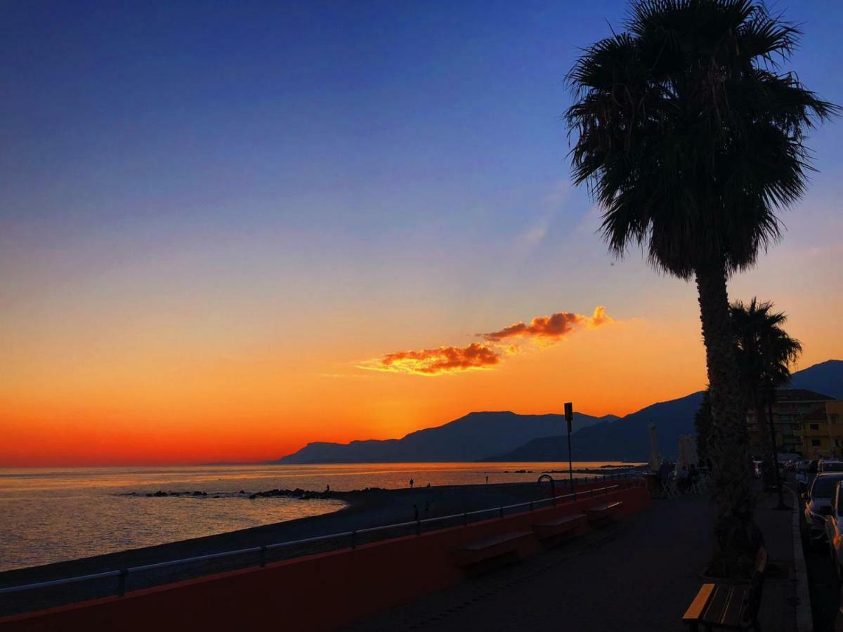 Le Case Del Sole Ventimiglia Exterior photo